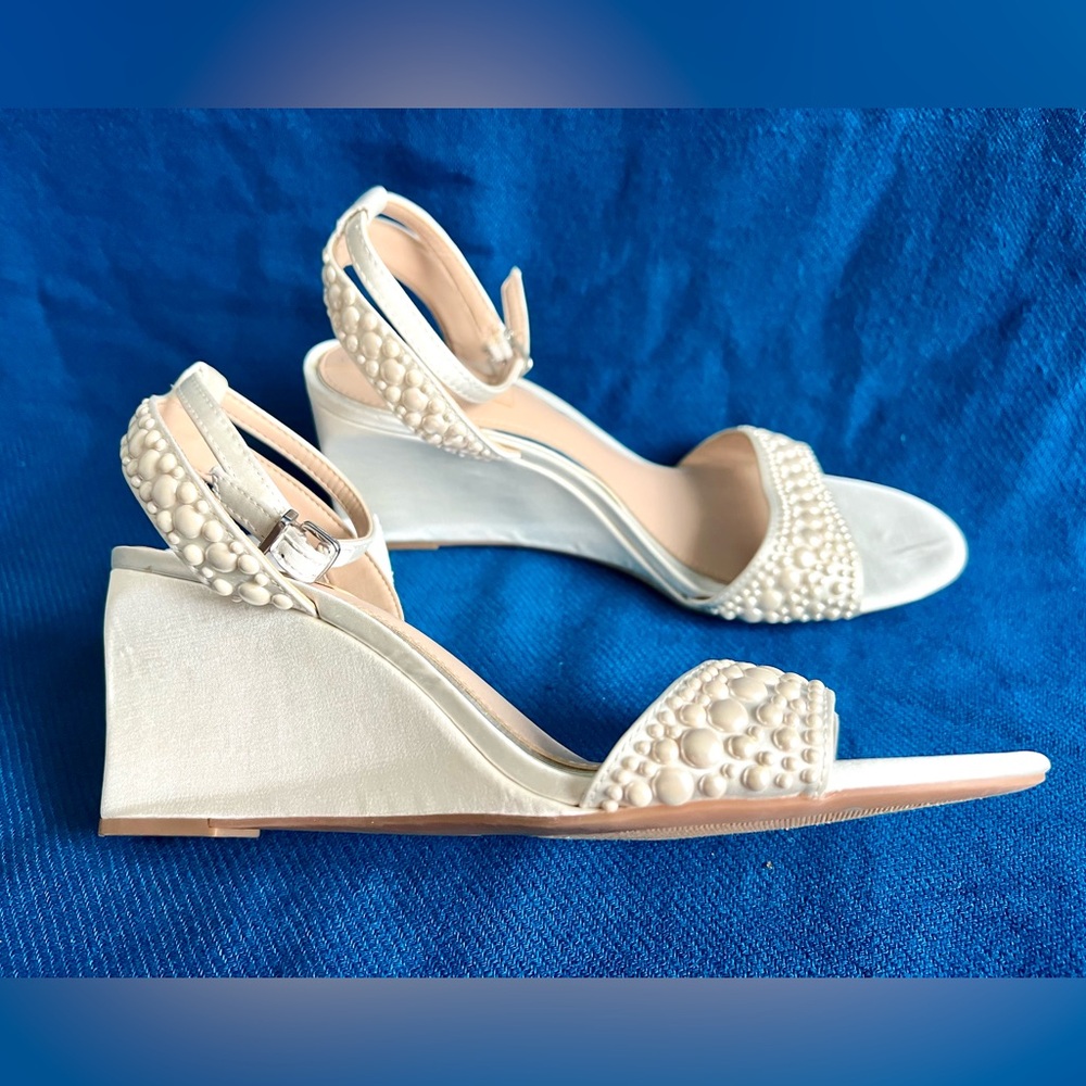 Copper Key Wedge Sandals, pearl accents, Size 6.5M